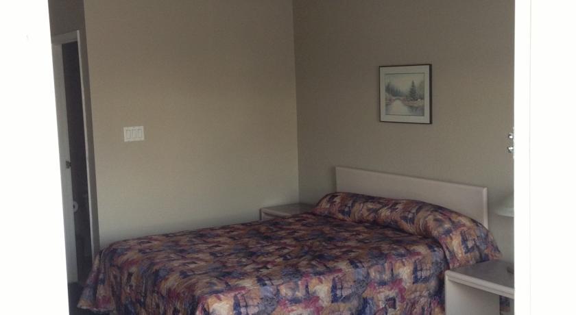 Super 8 By Wyndham Golden Hotel Luaran gambar